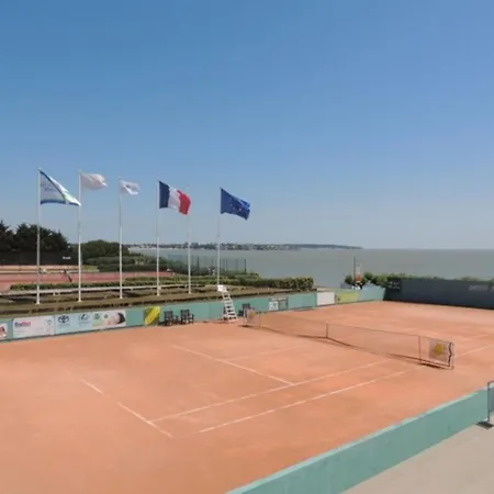 Royan, 2 Bedrooms, 4 Persons - Fr-1-71-75 Appartement Royan